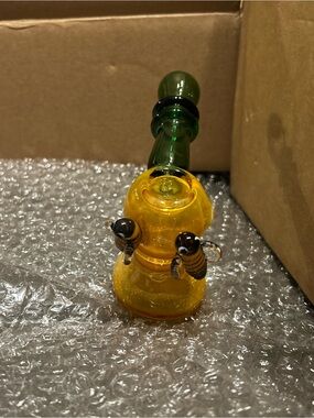 Bumble Bee Handmade Glass water bubbler